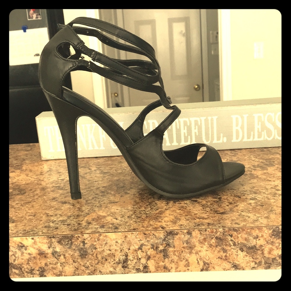 Black, strapping heel from Venus